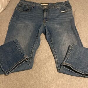 Levi size 32 skinny jeans. Hardly worn jeans.